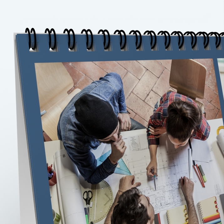 Calendrier de bureau MAXI PANO - Reliure spirale de qualité