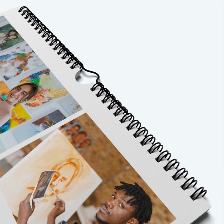 Calendrier photo "PANO" - Spirale et crochet demi lune pour accroche murale