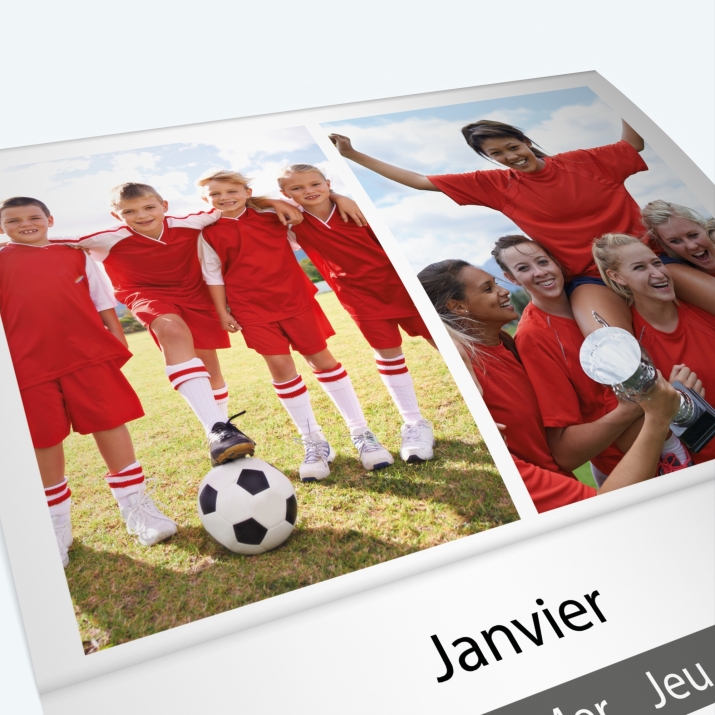 Calendrier agrafé Classic - Nombre de photos, logos et texte illimité