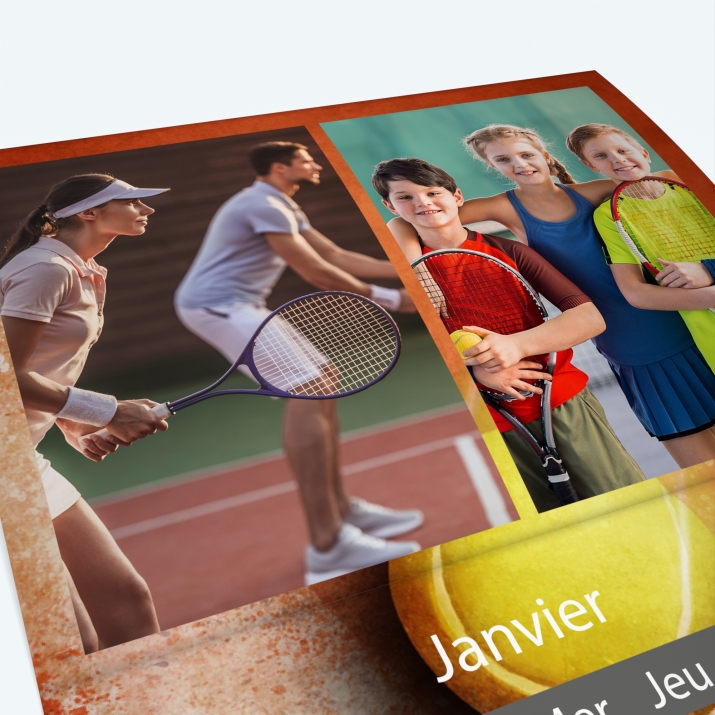 Calendrier agrafé Classic - Nombre de photos, logos et texte illimité