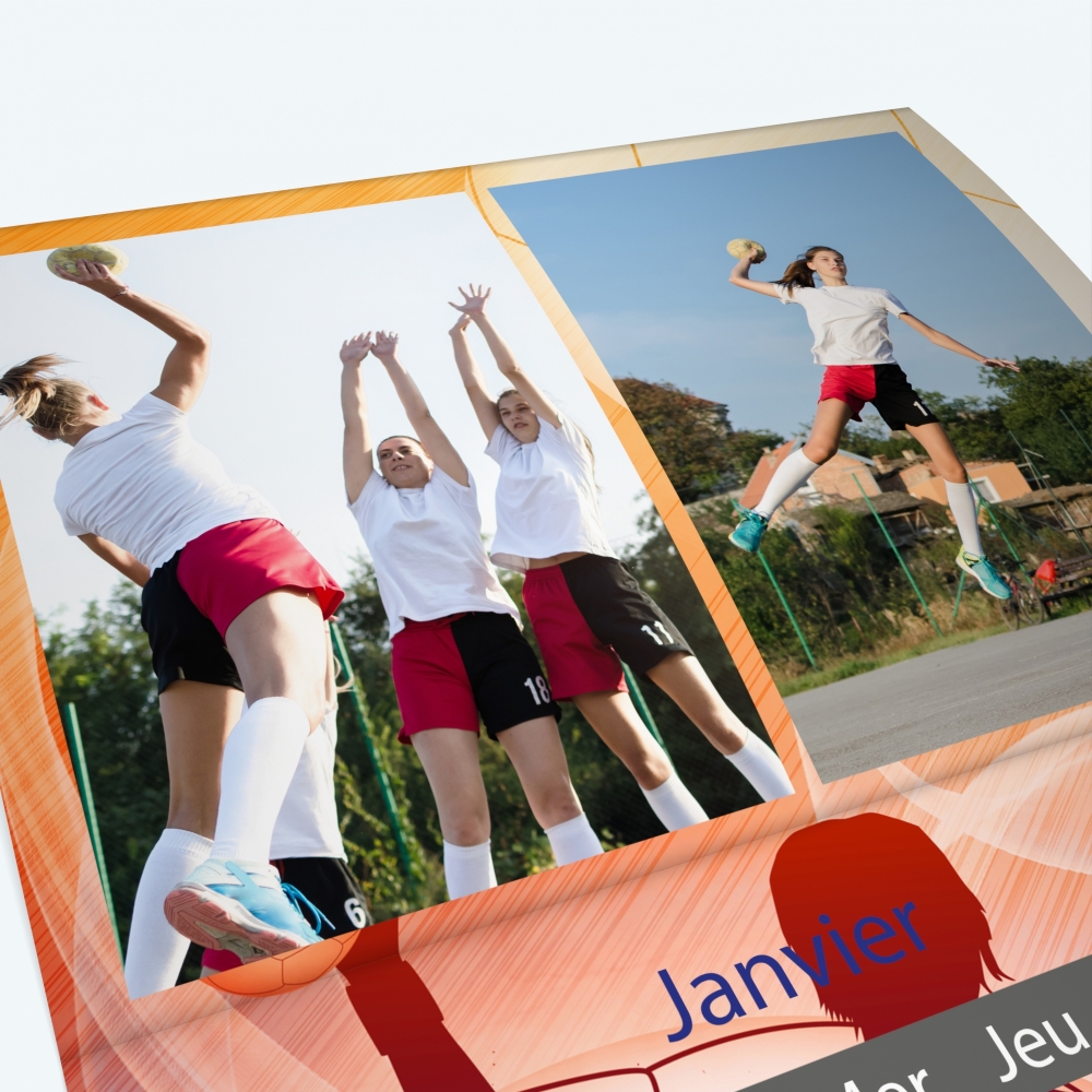 Calendrier agrafé Classic - Nombre de photos, logos et texte illimité