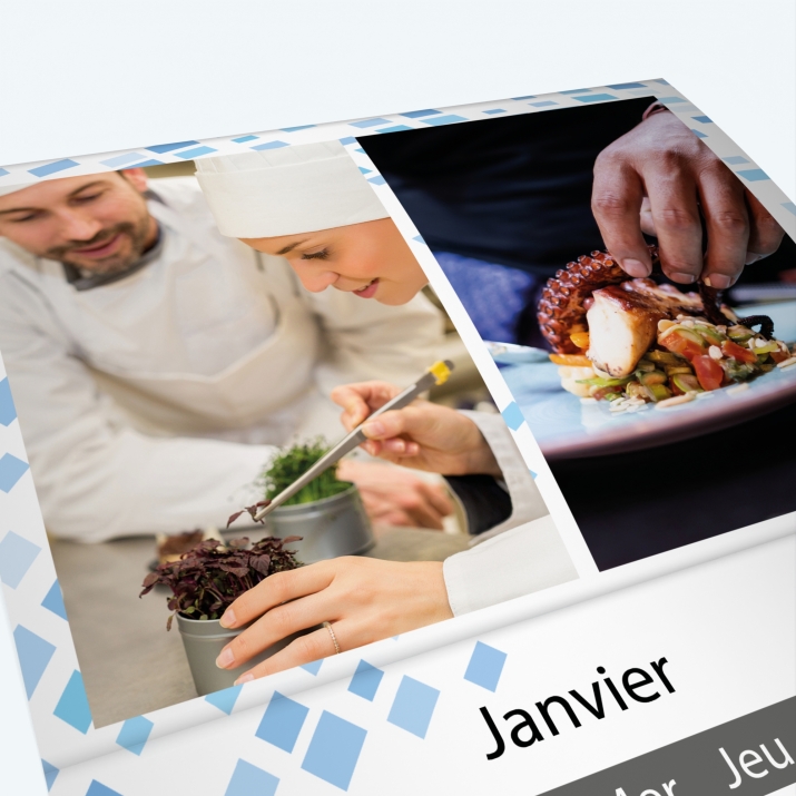 Calendrier agrafé Classic - Nombre de photos, logos et texte illimité