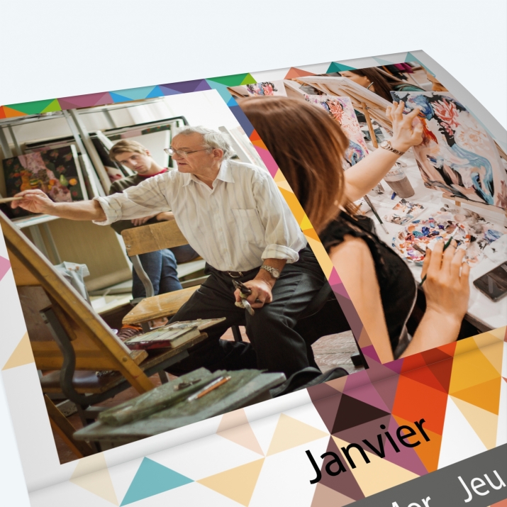 Calendrier agrafé Classic - Nombre de photos, logos et texte illimité