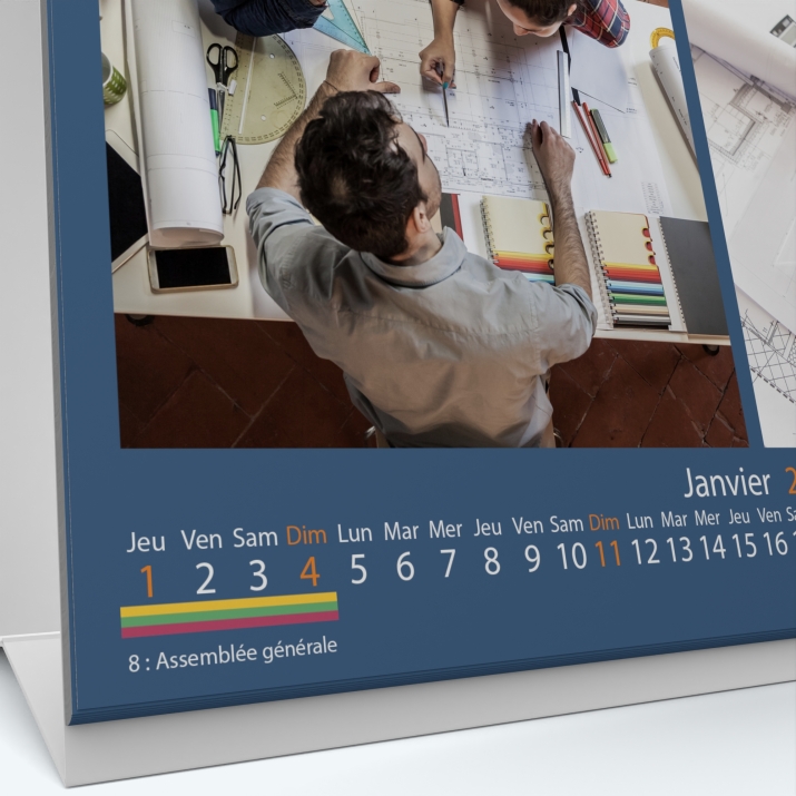 Calendrier de bureau MAXI PANO - Grille calendaire personnalisable
