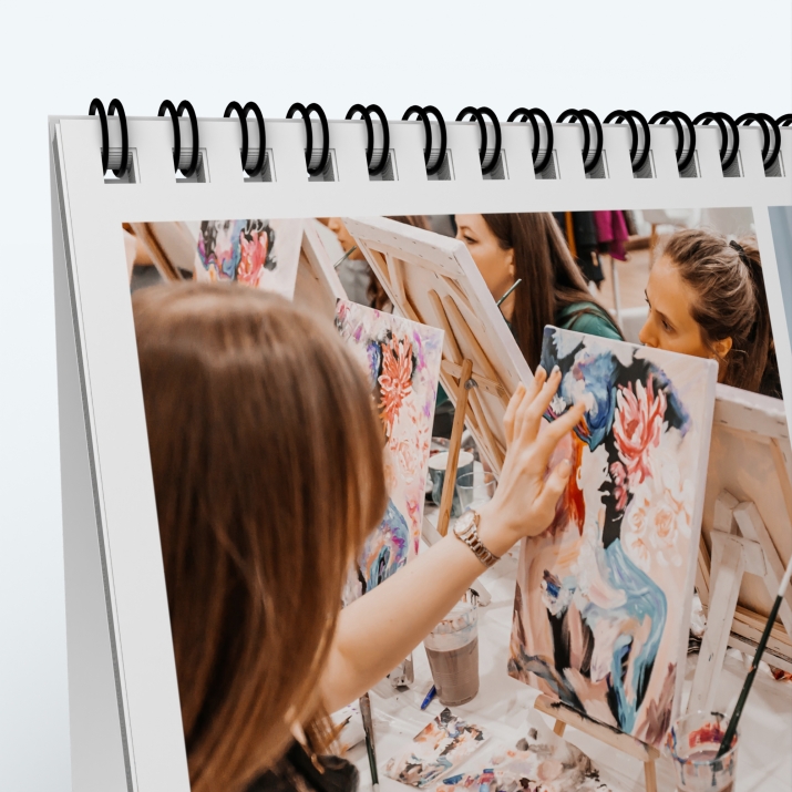 Calendrier de bureau MAXI PANO - Reliure spirale de qualité