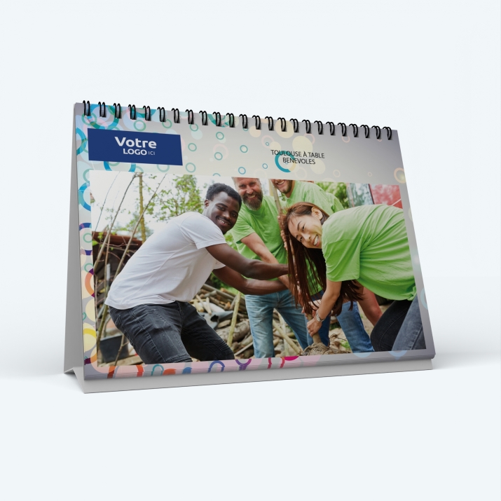 Calendrier de bureau PANO - Nombre de photos, logos et texte illimité