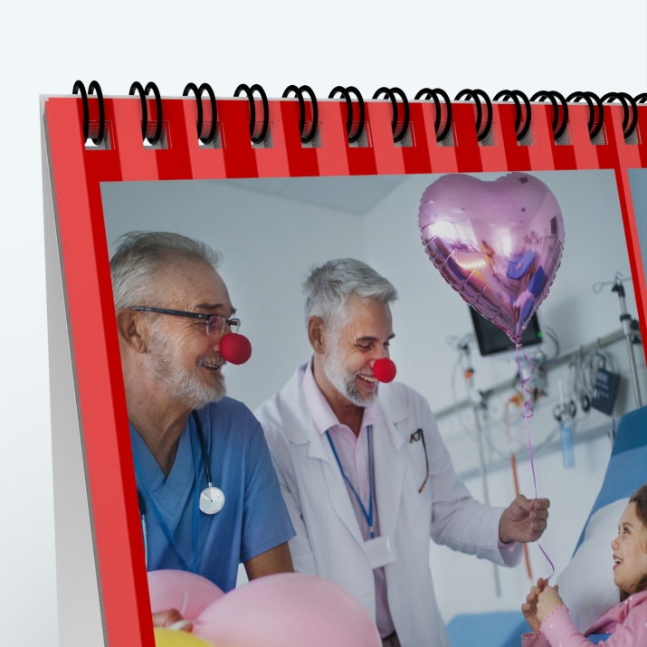 Calendrier de bureau MAXI PANO - Reliure spirale de qualité