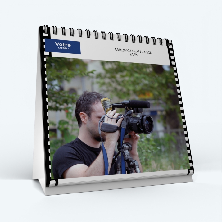 Calendrier de bureau CARRE - Nombre de photos, logos et texte illimité