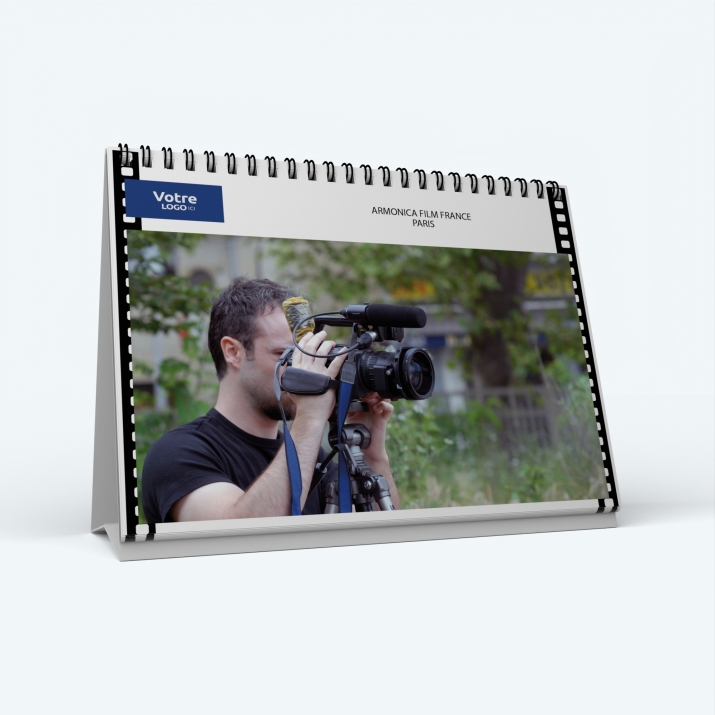 Calendrier de bureau MAXI PANO - Nombre de photos, logos et texte illimité
