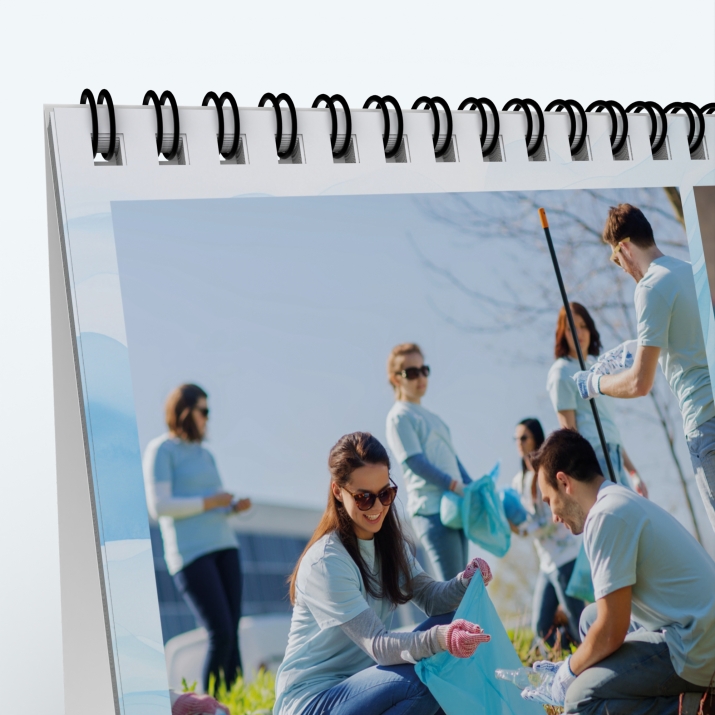 Calendrier de bureau MAXI PANO - Reliure spirale de qualité