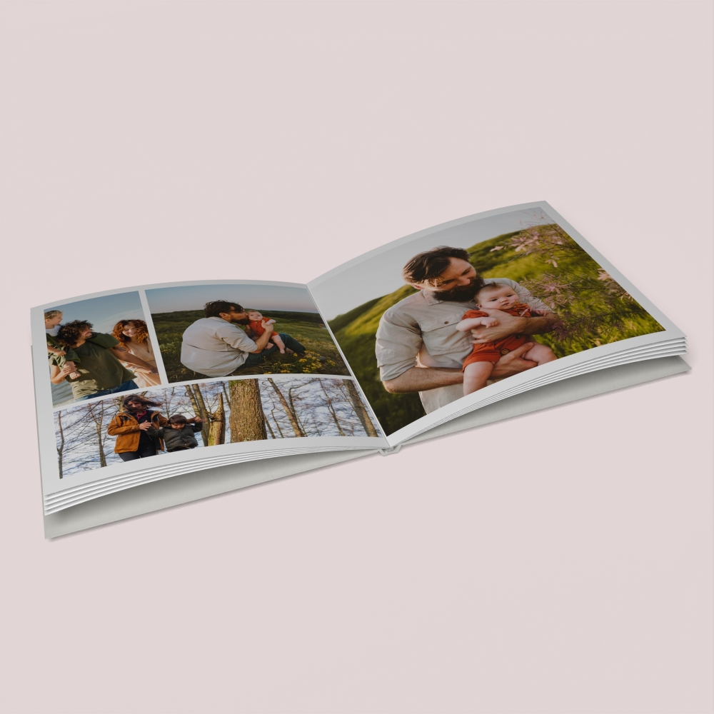 Livre Carré 24 x 24 cm couverture Rigide