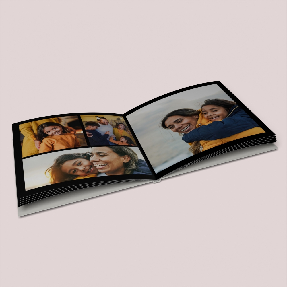 Livre Carré 21 x 21 cm couverture Rigide