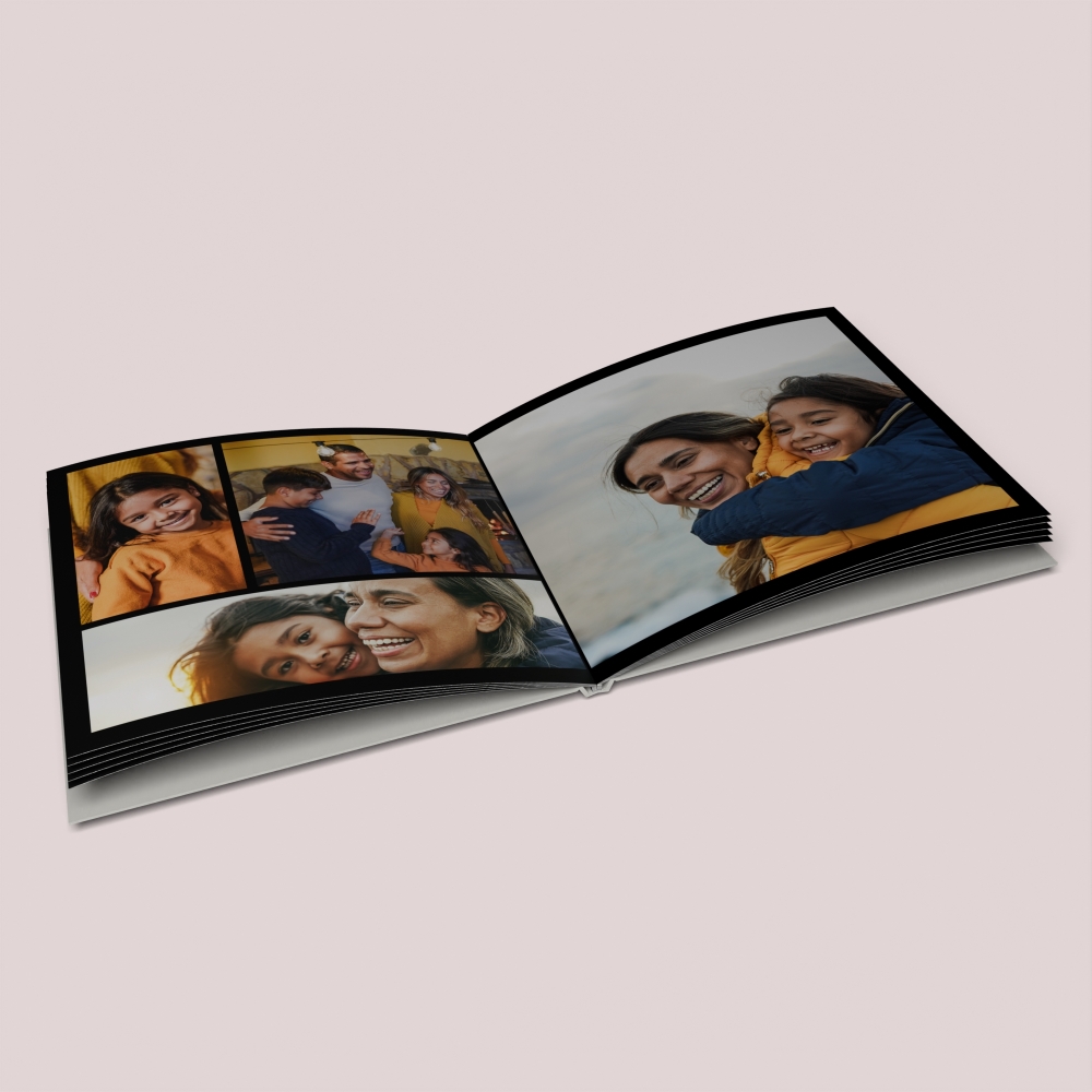 Livre Carré 24 x 24 cm couverture Rigide